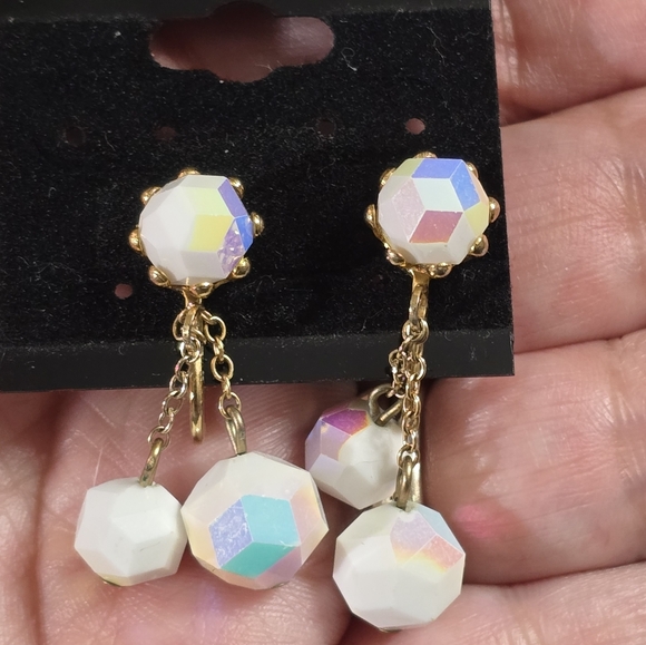 Vintage AB Coated Acrylic Bead Clip On Dangle Earrings - Picture 4 of 9